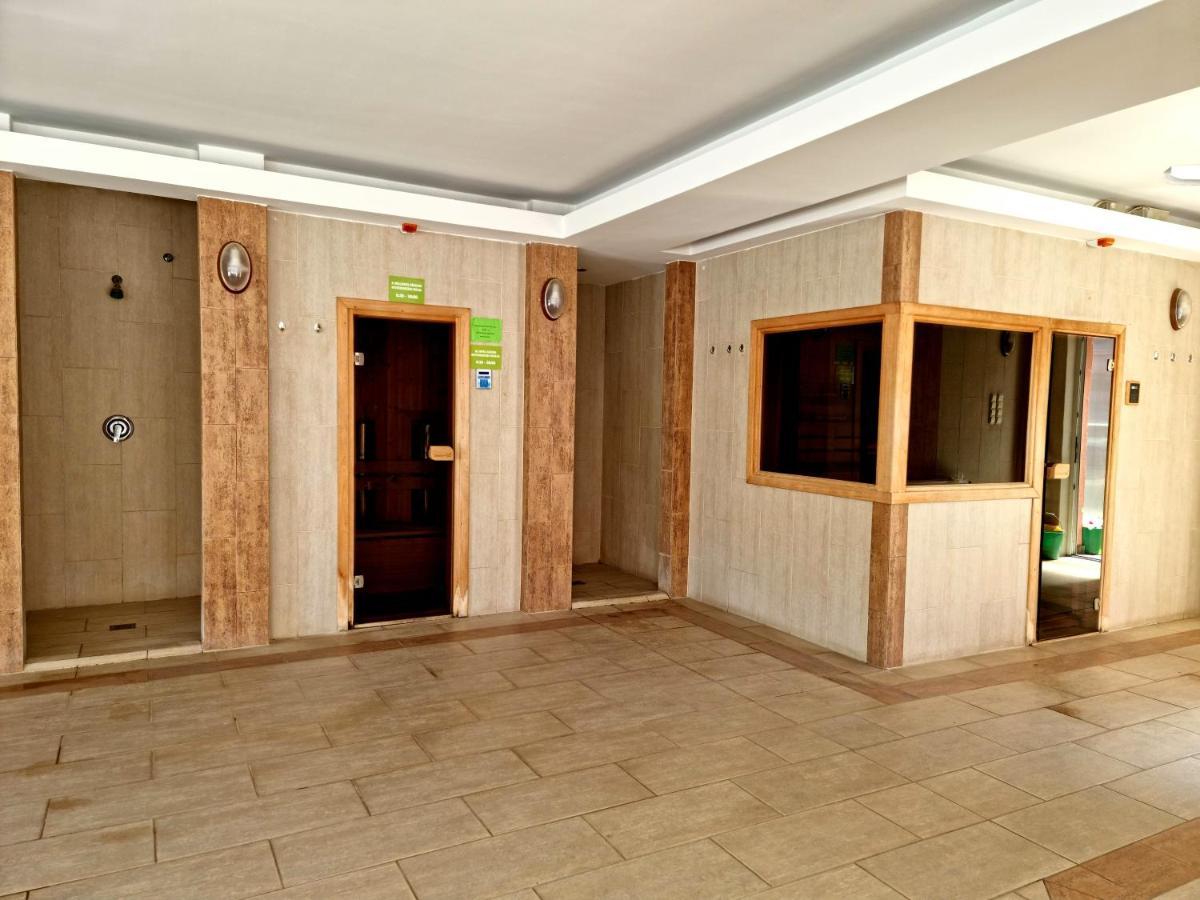Relax Wellness Manzard Hajdúszoboszló Apartamento Exterior foto